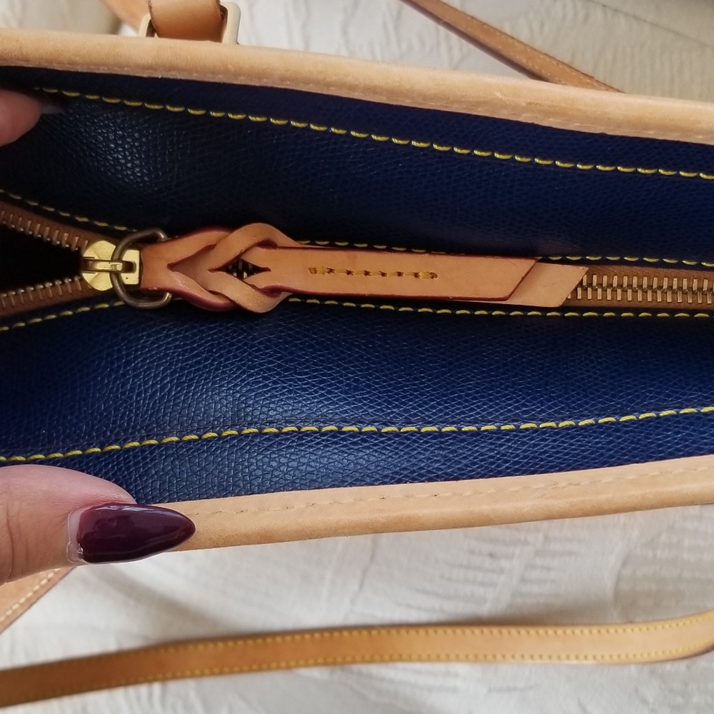 Dooney & Bourke Tote Bag - Picture 4 of 7